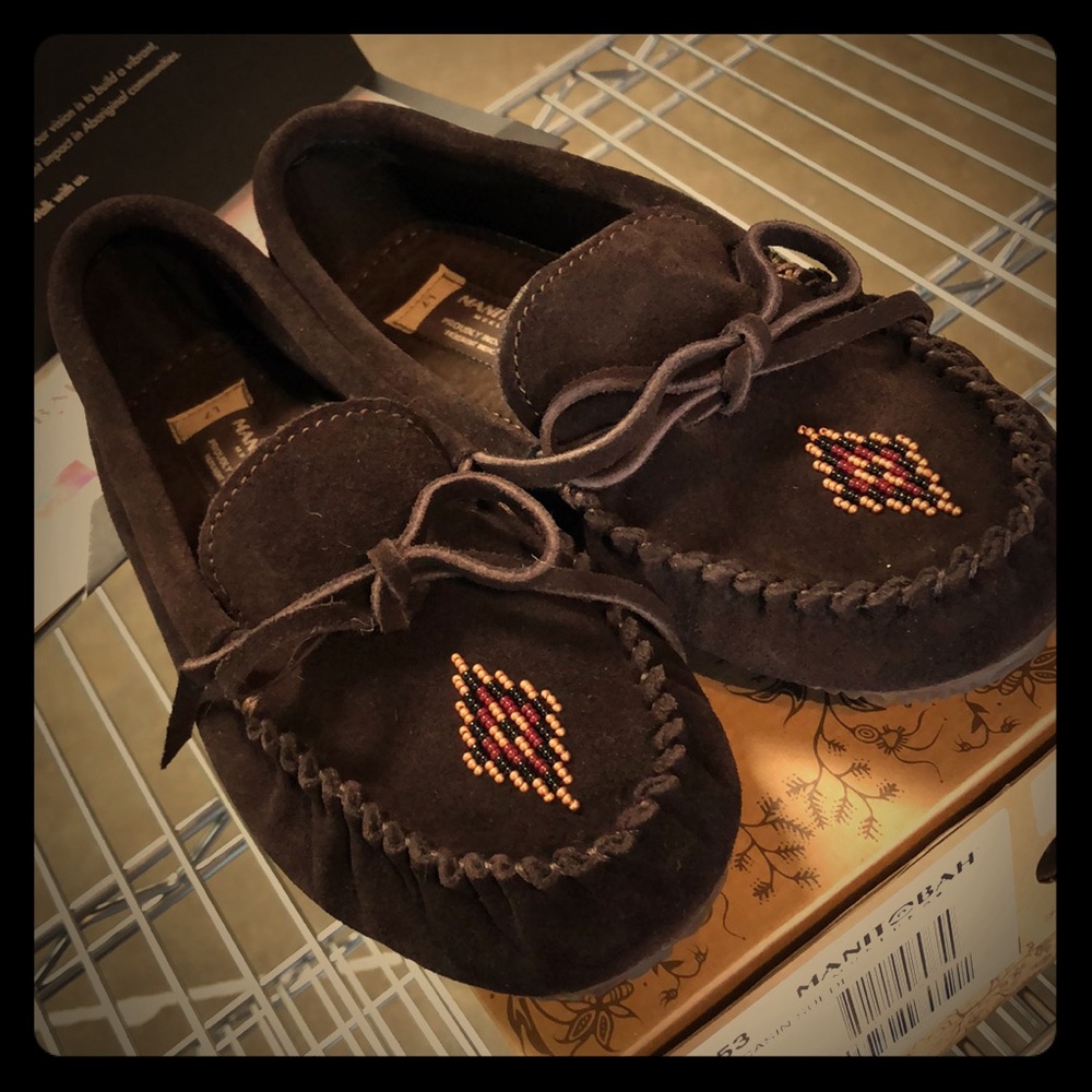 Manitobah Canoe Moccasin Dark Brown